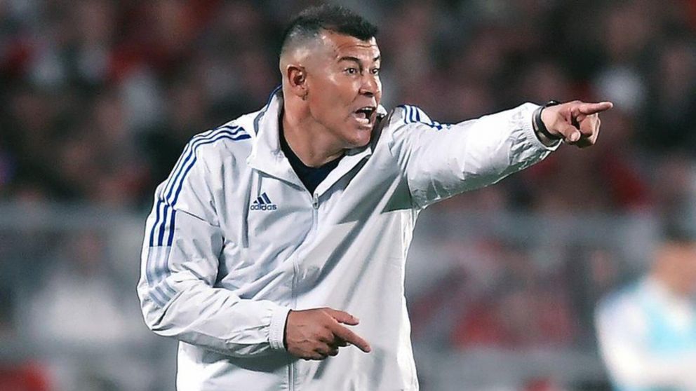 Jorge Almirón se prueba el buzo de un grande de Sudamérica tras su salida de Boca