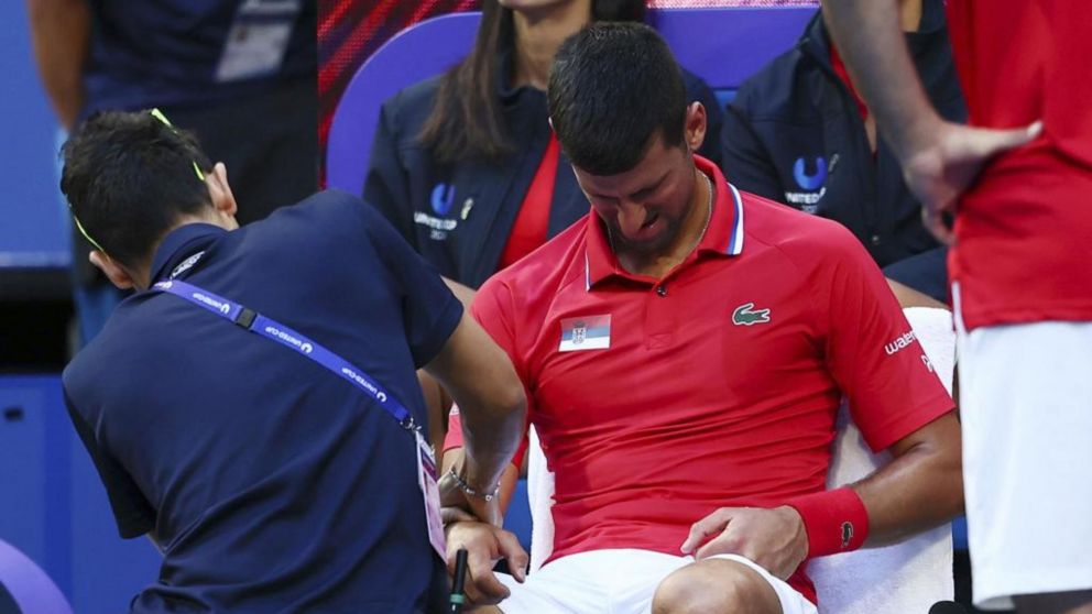 Sufre Djokovic: empeora lesión en la muñeca derecha en la previa al Abierto de Australia