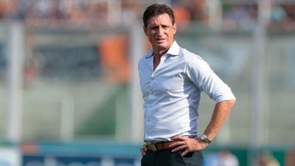 Huracán anunció oficialmente a Facundo Sava como nuevo entrenador: la cláusula especial