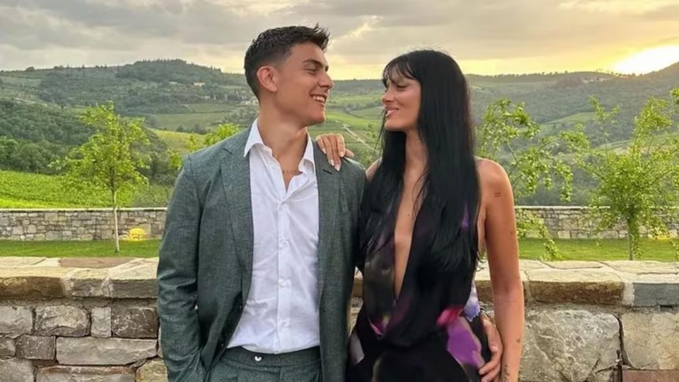 Así es la foto por Navidad de Oriana Sabatini y Dybala que confirmaría los rumores de embarazo