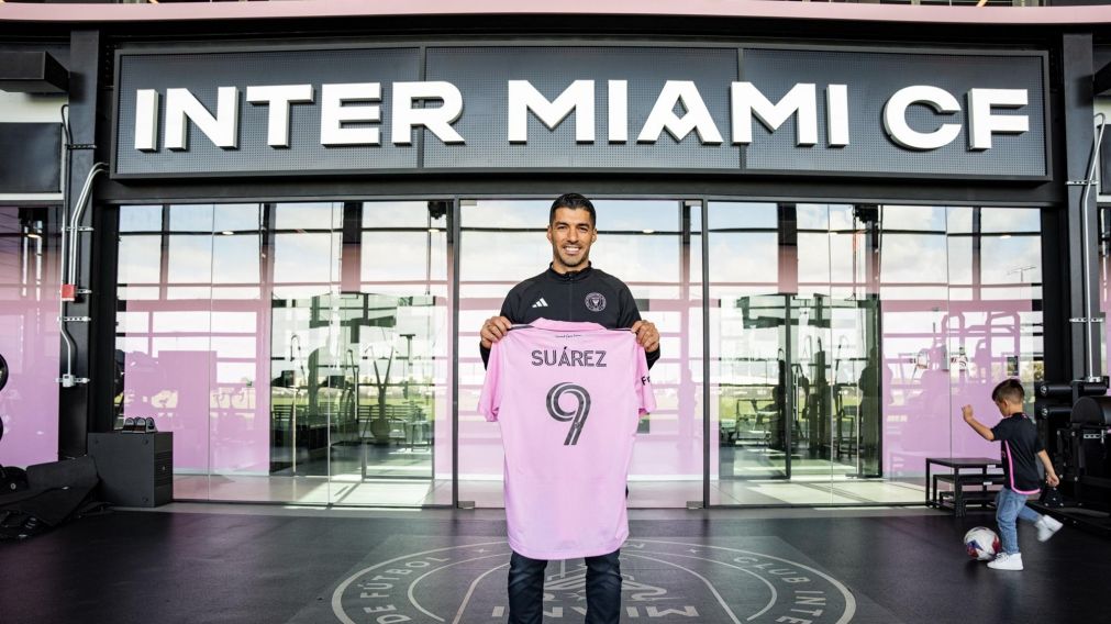 �Bombazo!: Luis Su�rez firm� su contrato en Inter Miami y volver� a jugar con Lionel Messi
