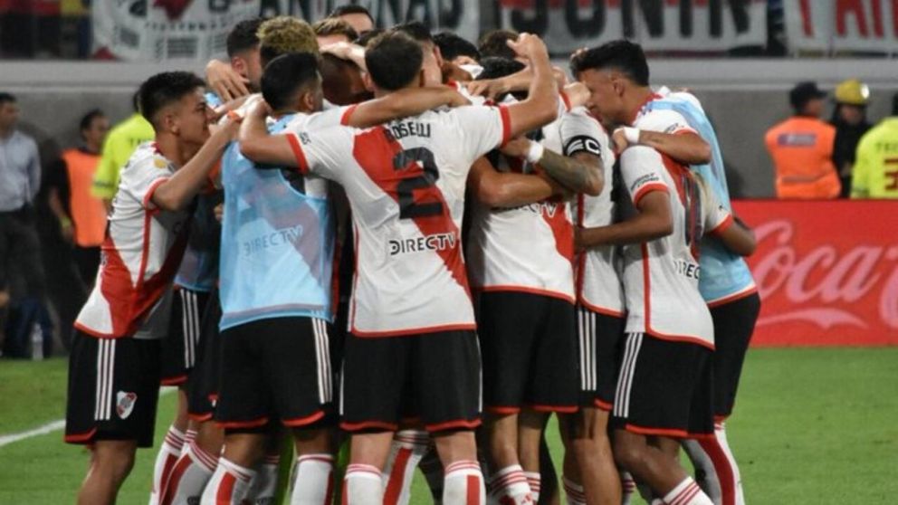 River fue muchísimo para un pálido Central: el Millonario bailó a Canalla y se quedó con el Trofeo de Campeones