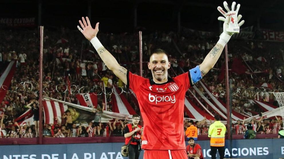 Mariano Andújar anunció su retiro del fútbol con un emotivo posteo