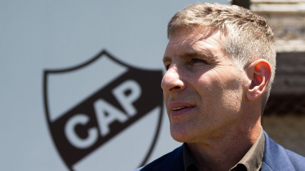 Platense despide a Martín Palermo tras histórica campaña