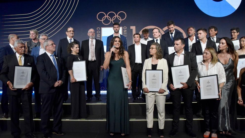Así fue la emocionante gala del COA por su centenario llena de figuras del deporte argentino