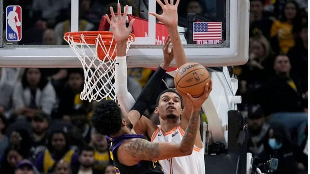 NBA: Los Spurs vencieron a los Lakers y acabaron con una serie de 18 derrotas consecutivas