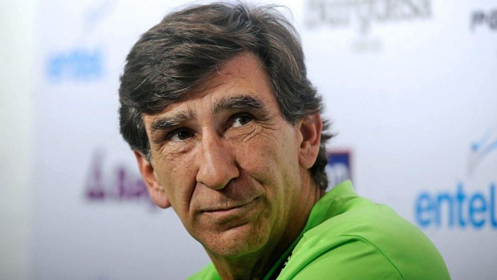 Racing hoy: todos los cañones apuntan a Gustavo Costas