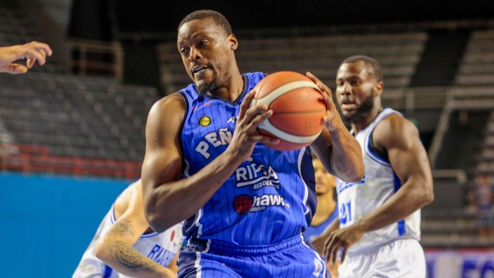 Pe�arol venci� a Riachuelo y cort� una racha de 8 derrotas en fila en el debut de Laginestra