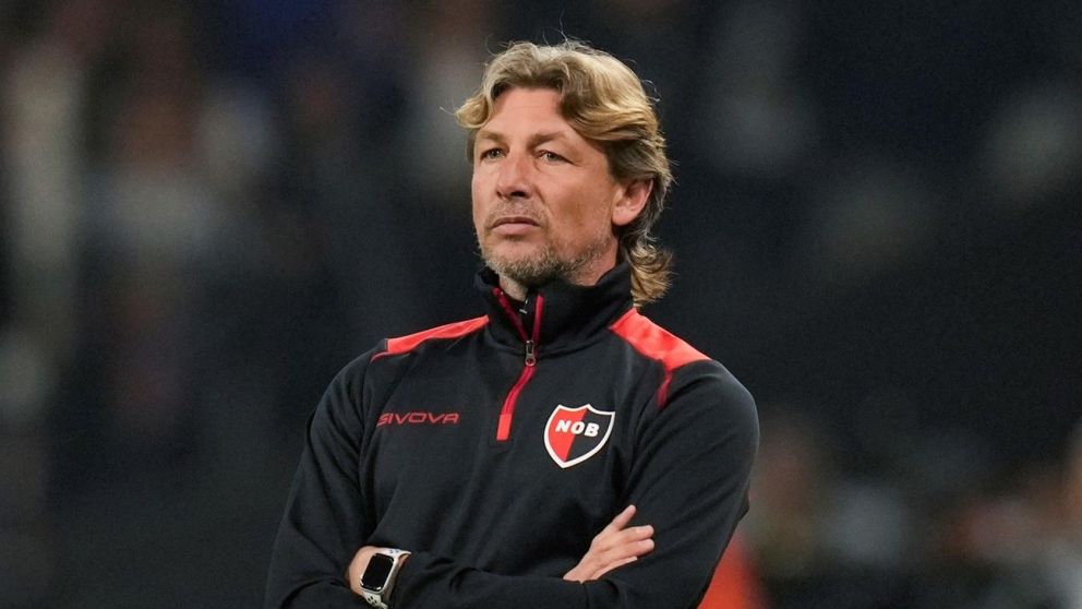 Tras la salida de Heinze, Newell’s acordó la llegada de su nuevo entrenador