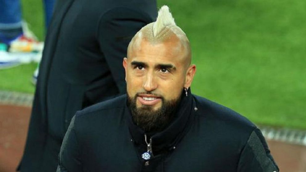 Arturo Vidal aceptó el desafío de Riquelme de jugar en Boca