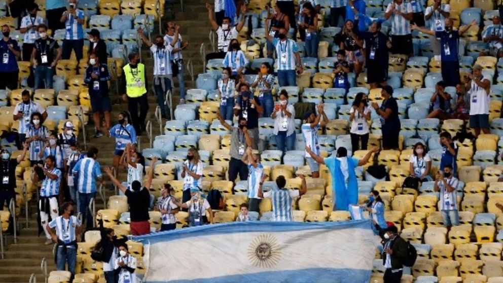 Clima caliente en la previa de Brasil y la Selección Argentina: del "dale campeón" a los incidentes en el Maracaná