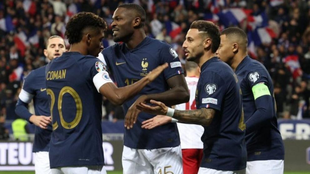 Francia goleaba 7 a 0 a Gibraltar pero Deschamps incentivó a sus jugadores con una arenga tremenda: el video