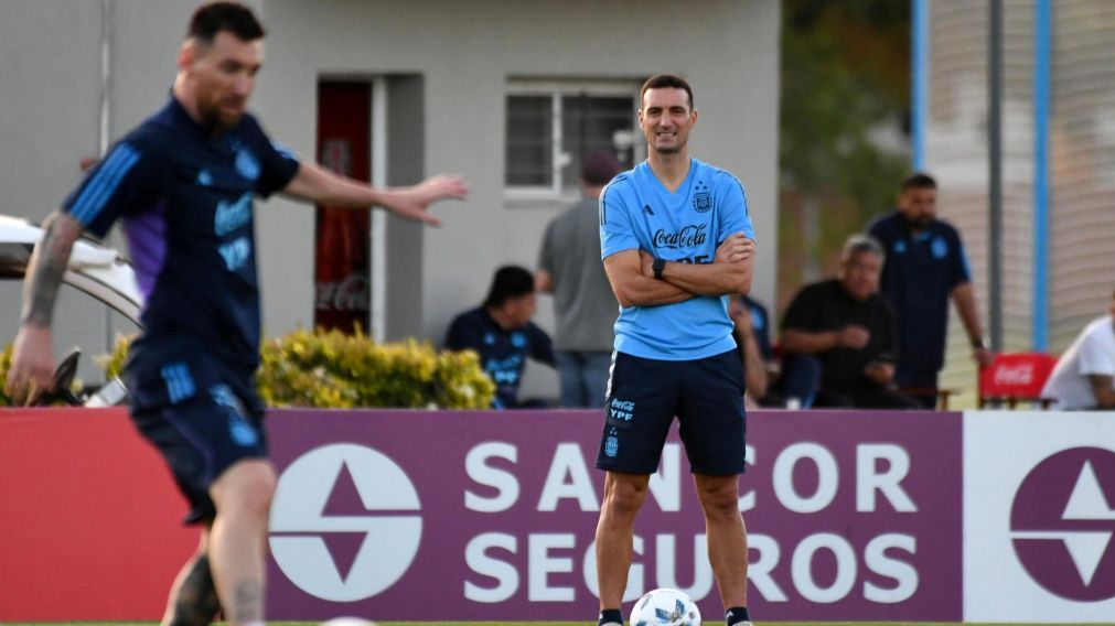 Selección Argentina: La duda que resolvió Scaloni para enfrentar a Uruguay y alcanzar un nuevo récord