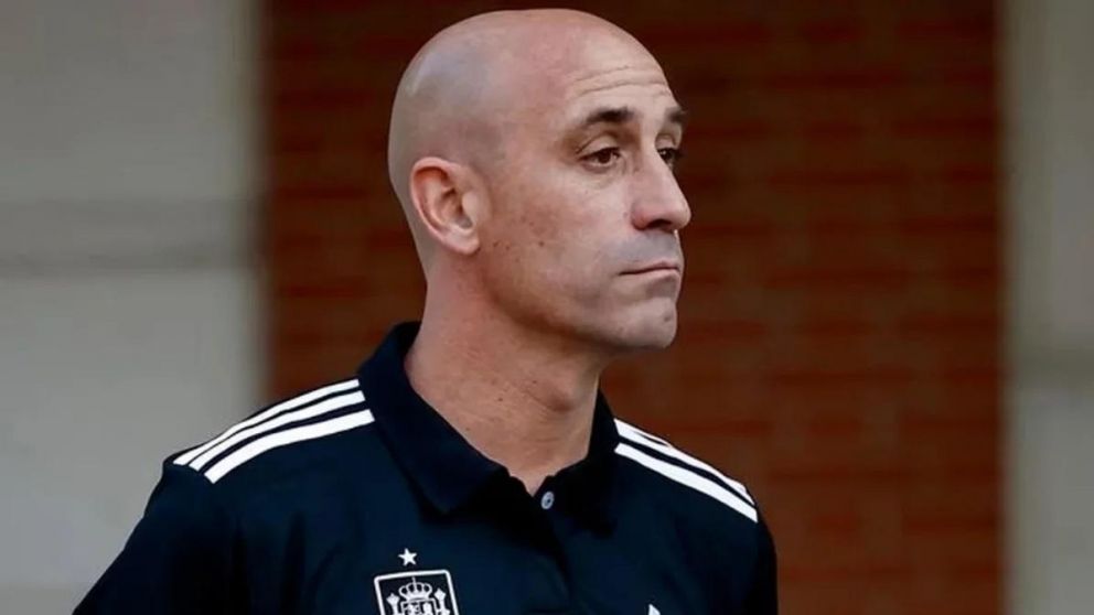 Caso Rubiales: Un Tribunal deportivo español le dio una mano al dirigente tras el escándaloso beso a Jenni Hermoso