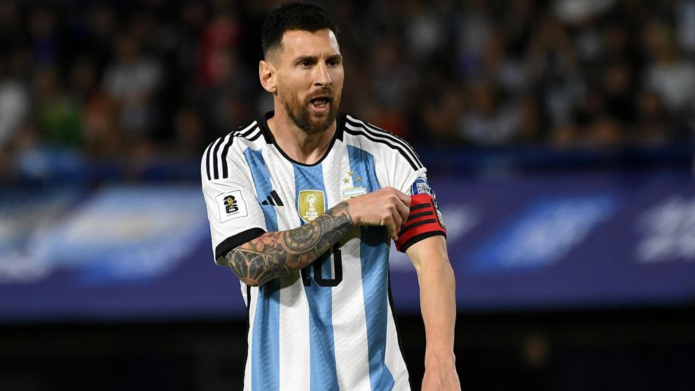 Messi liquidó a Ugarte por el gesto obsceno a De Paul en la derrota de Argentina