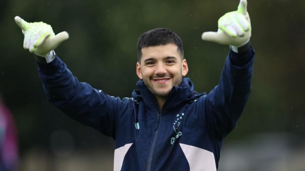 Rulli volvió a practicar con el Ajax después de casi tres meses