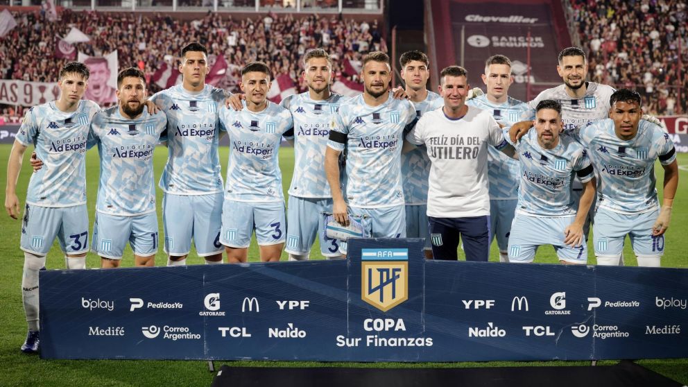 Racing y sus cinco camisetas más lindas según la inteligencia artificial Bard: conocelas