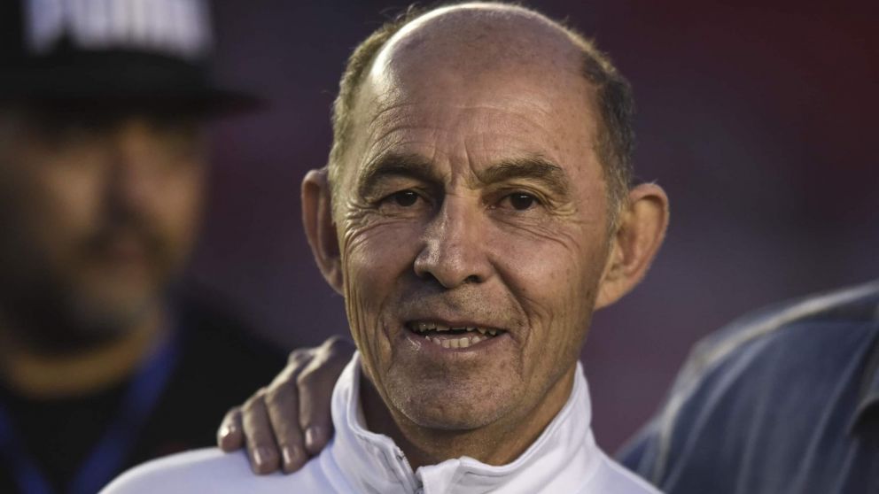 Bochini fue contundente sobre la continuidad de Tevez en Independiente “Me gustaría que…”