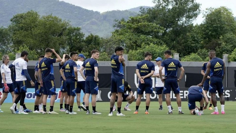 Jorge Almirón se despidió de los jugadores de Boca y se puso en marcha el nuevo interinato de Herrón