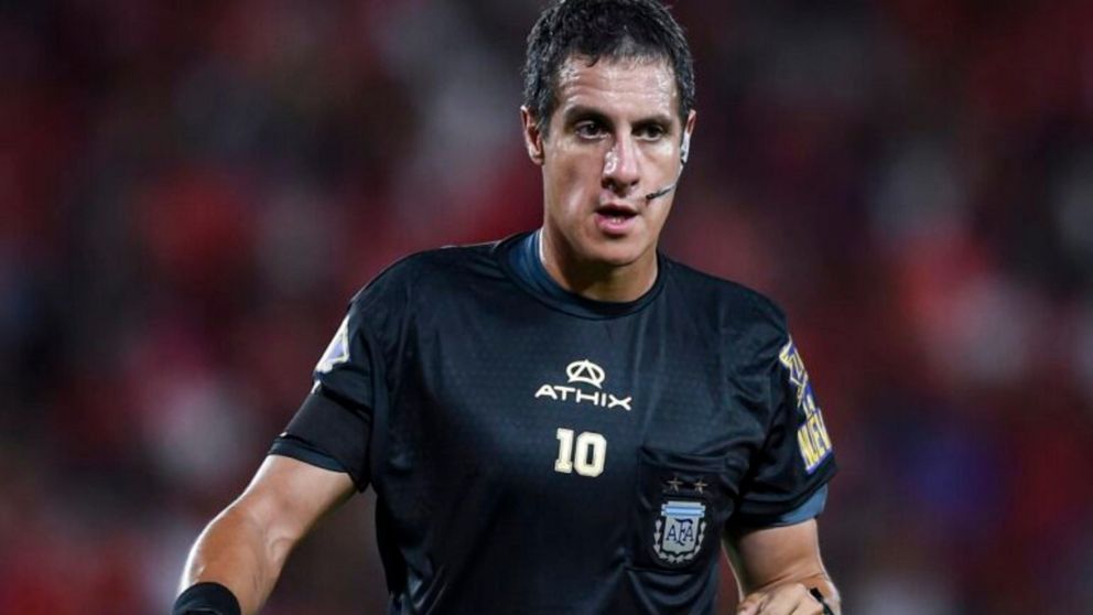La Copa de la Liga design� a los �rbitros de la fecha 12: Echavarr�a al cl�sico San Lorenzo-Boca y Falc�n P�rez, a River-Hurac�n