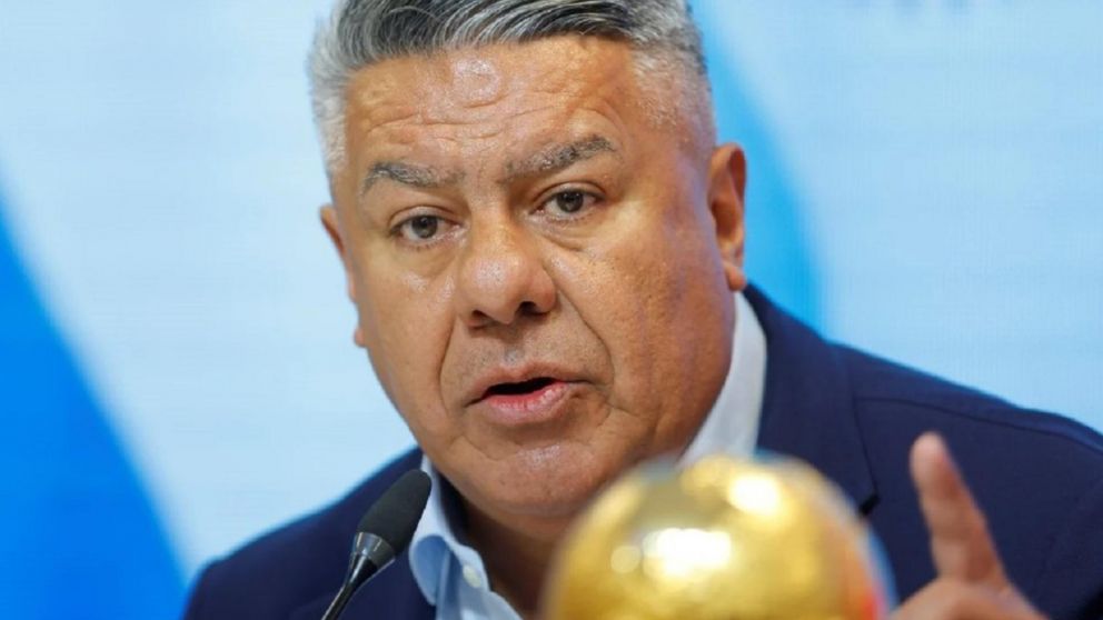 La Justicia sobreseyó a Chiqui Tapia en una causa que investigaba contratos de la AFA