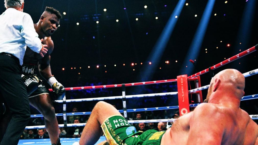 Tyson Fury recibió una trompada brutal de Ngannou, se repuso y terminó ganando la pelea por fallo dividido