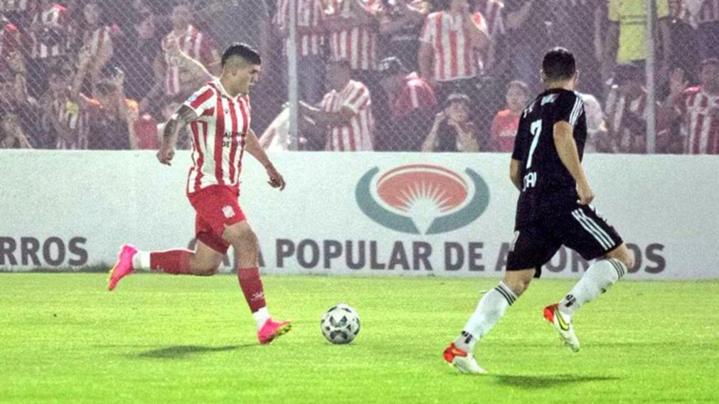 Riestra vence a San Martín y avanza en el Reducido