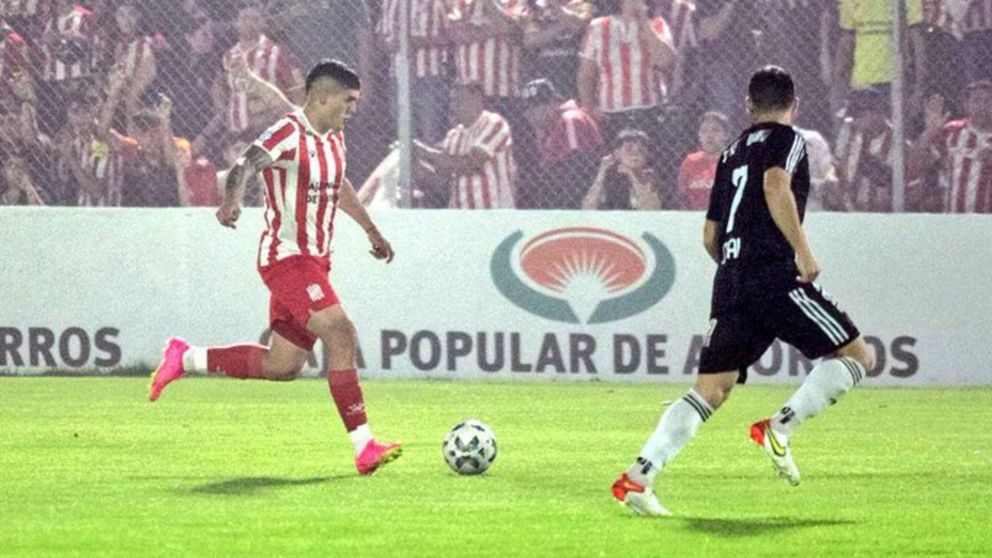Riestra vence a San Martín y avanza en el Reducido