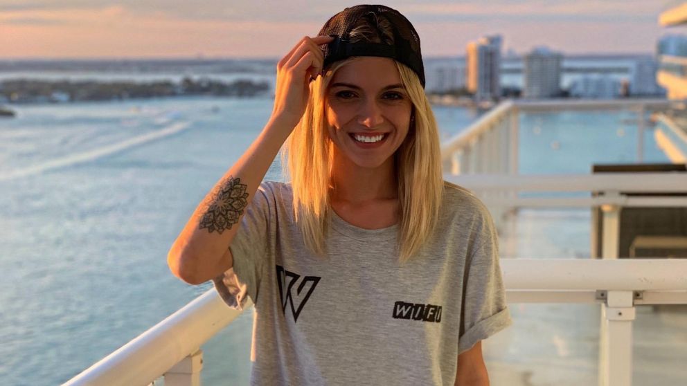 Sasha Ferro se puso un catsuit de red e hizo un desastre en Instagram