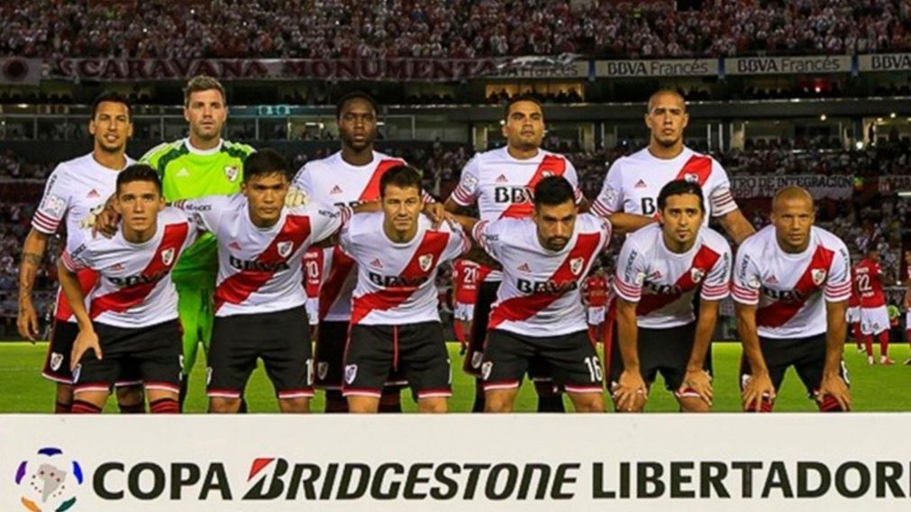 ¡Escándalo! Ex jugador de River explotó de furia contra un árbitro en un partido de ascenso
