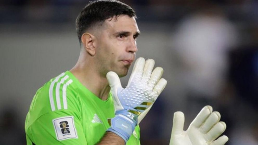 Dibu Martínez es el arquero récord de la Selección Argentina: qué dijo De Paul sobre esta racha de minutos sin goles