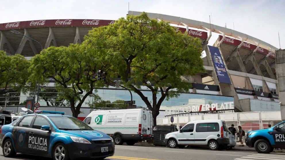 Operativo Argentina-Paraguay: secuestraron 66 entradas por reventa en las inmediaciones del Monumental