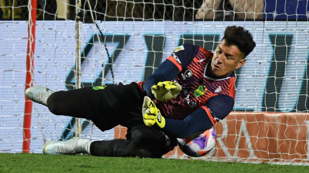 Bologna, figura de Defensa y Justicia en la Copa Argentina, habló de su retiro y sorprendió