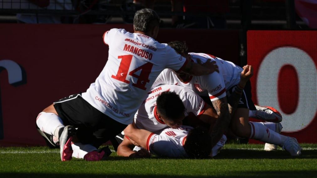 Estudiantes barrió a Huracán y llegó a la semifinal de la Copa Argentina por primera vez en su historia