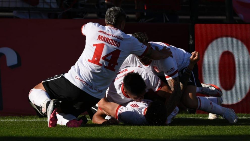 Estudiantes barrió a Huracán y llegó a la semifinal de la Copa Argentina por primera vez en su historia