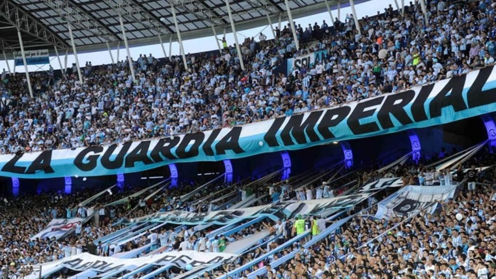 Racing perdi� y la gente expres� su enojo con dos cantos in�ditos que agudizan la crisis: el video
