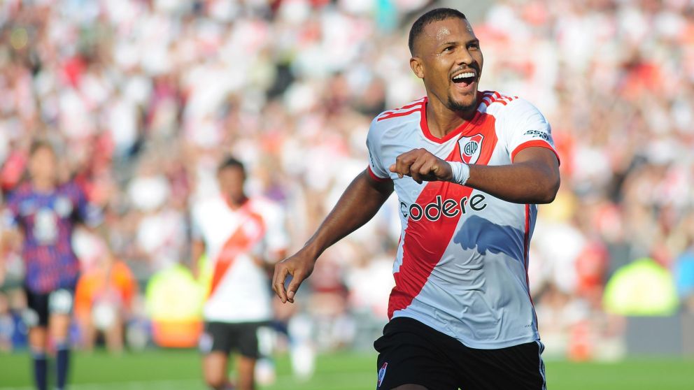 ¡River gana y manda!: derrotó con lo justo a Talleres y se subió a lo más alto de su zona en soledad