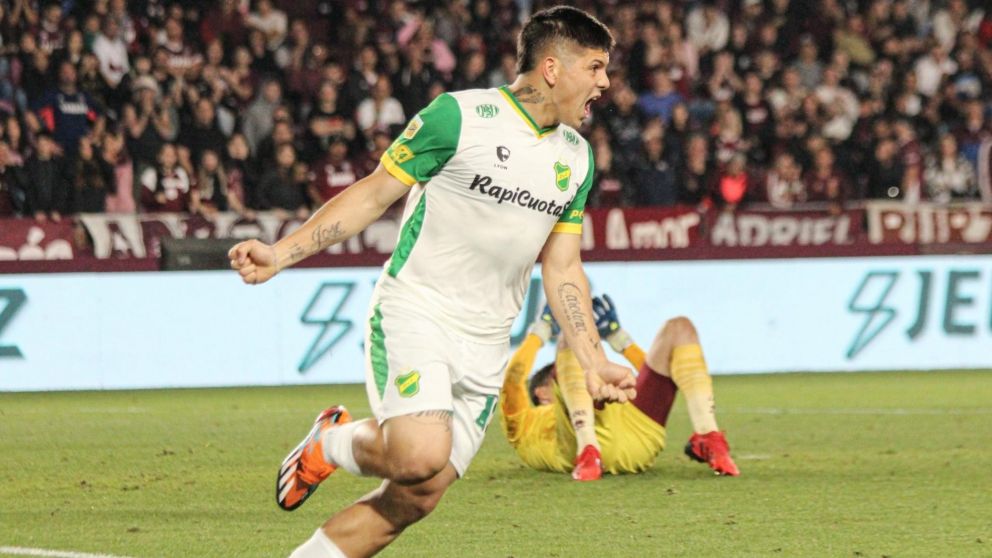 Con un insólito blooper de Aguerre, Defensa y Justicia le ganó a Lanús por la Copa de la Liga Profesional