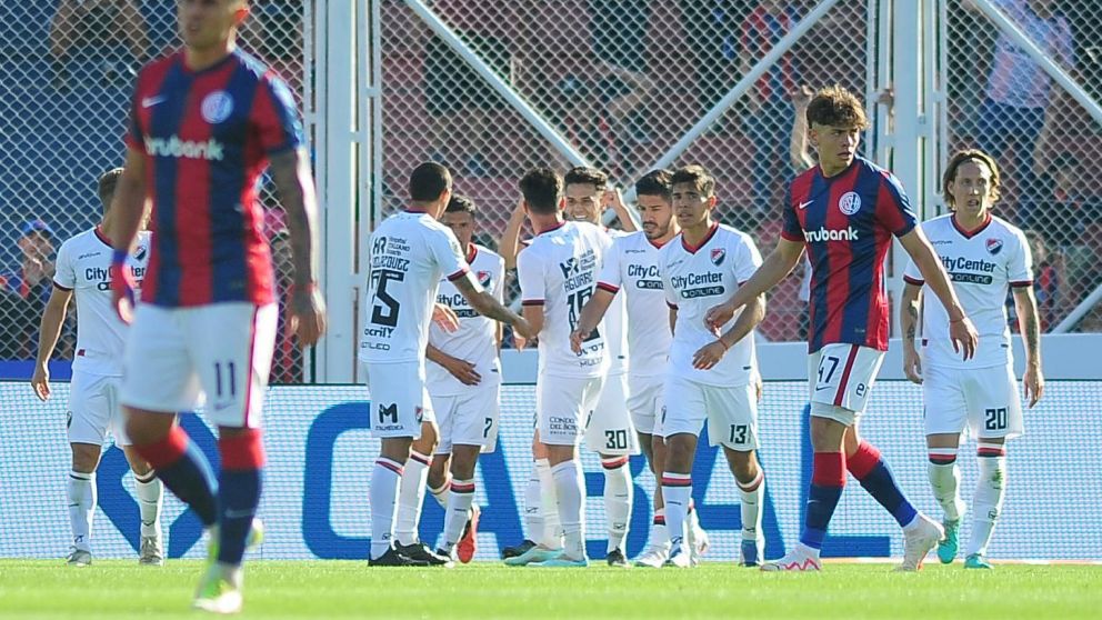 Newell’s goleó 3-0 a San Lorenzo y le dio un fuerte golpe en la Copa de la Liga Profesional