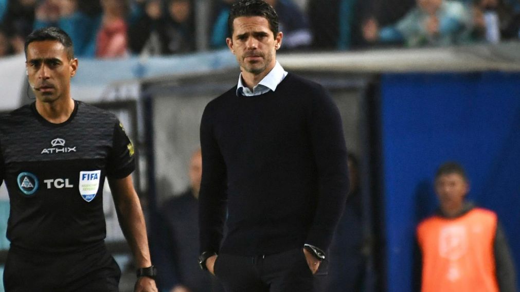 �Bombazo!: Fernando Gago dej� de ser el DT de Racing tras la derrota ante Independiente