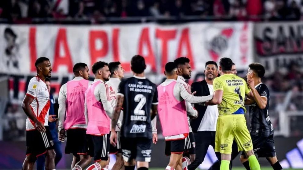 River: el arquero y el DT de Atlético Tucumán liquidaron a Borja luego del partido