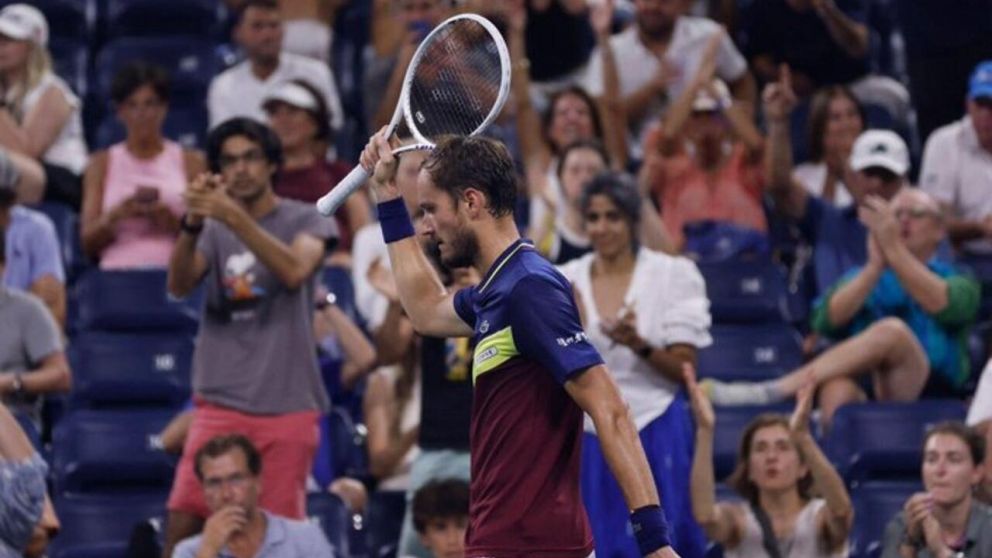 Medvedev barrió a Alcaraz y jugará la final del US Open ante Djokovic
