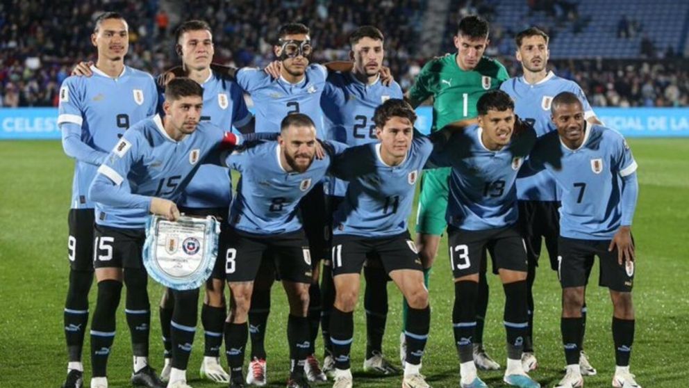 Un Uruguay renovado, con Bielsa en el banco, fue más que Chile en el debut de las Eliminatorias Sudamericanas