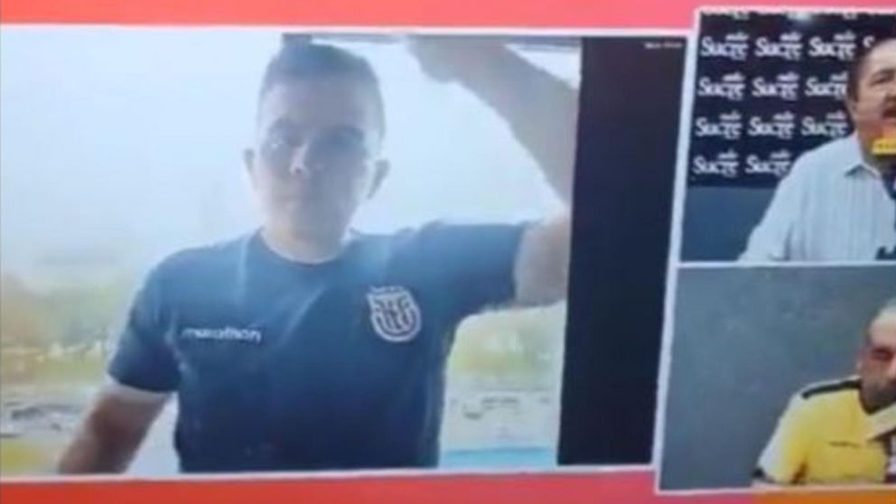 ¡Insólito!: el grave descuido de un periodista ecuatoriano en una transmisión en vivo que se hizo viral