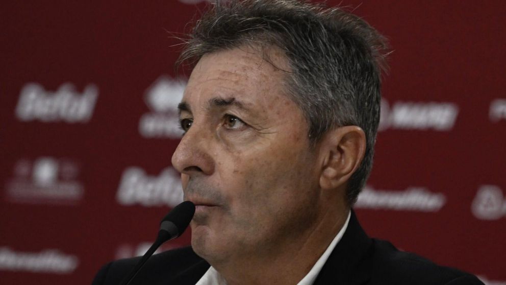 Lanús se quedó sin entrenador: Kudelka afuera y el apuntado para reemplazarlo