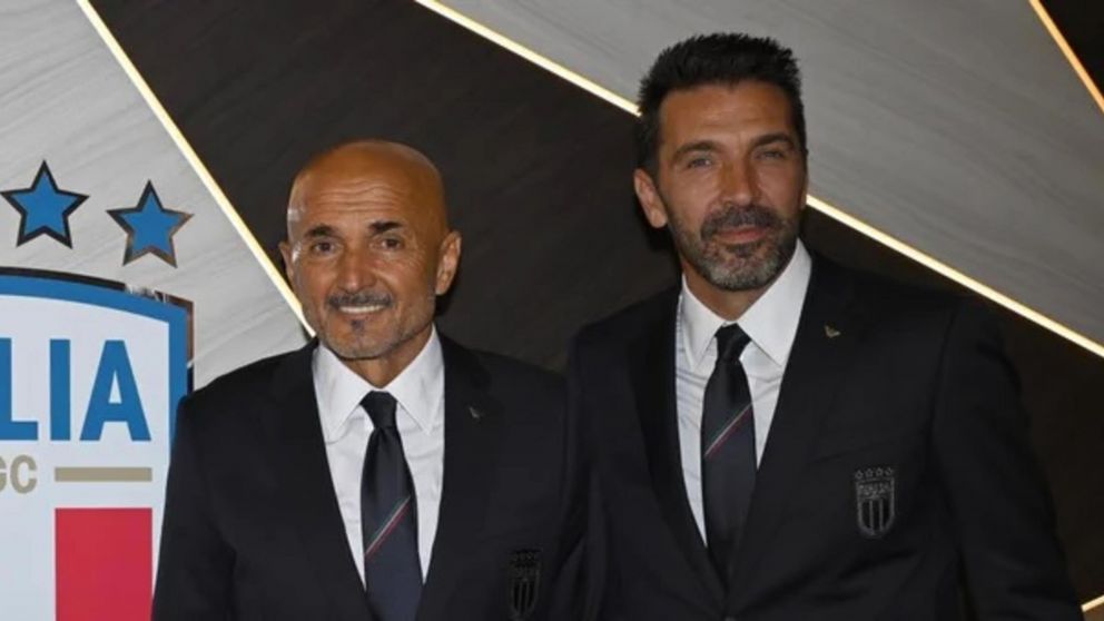 Buffon inicia su nueva función en la selección italiana: su conmovedora conferencia