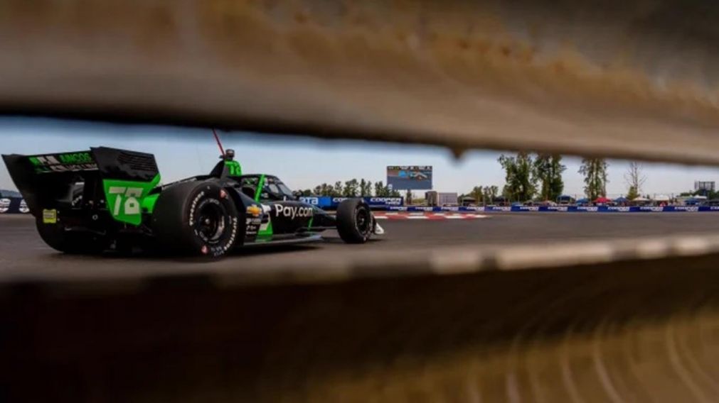 Canapino terminó en la tierra y debió abandonar en el GP de Illinois de Indy Car: el sentido posteo