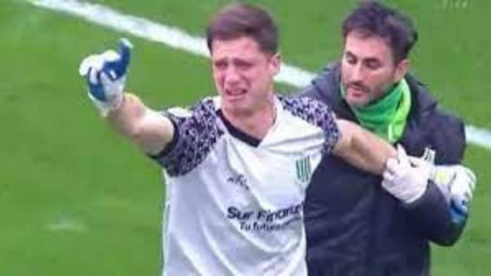 La her�ica actuaci�n de Cambeses para la victoria de Banfield luego de casi ser reemplazado