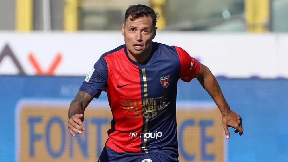 Mauro Zárate fue presentado como nuevo jugador de Danubio y será dirigido por un ex River