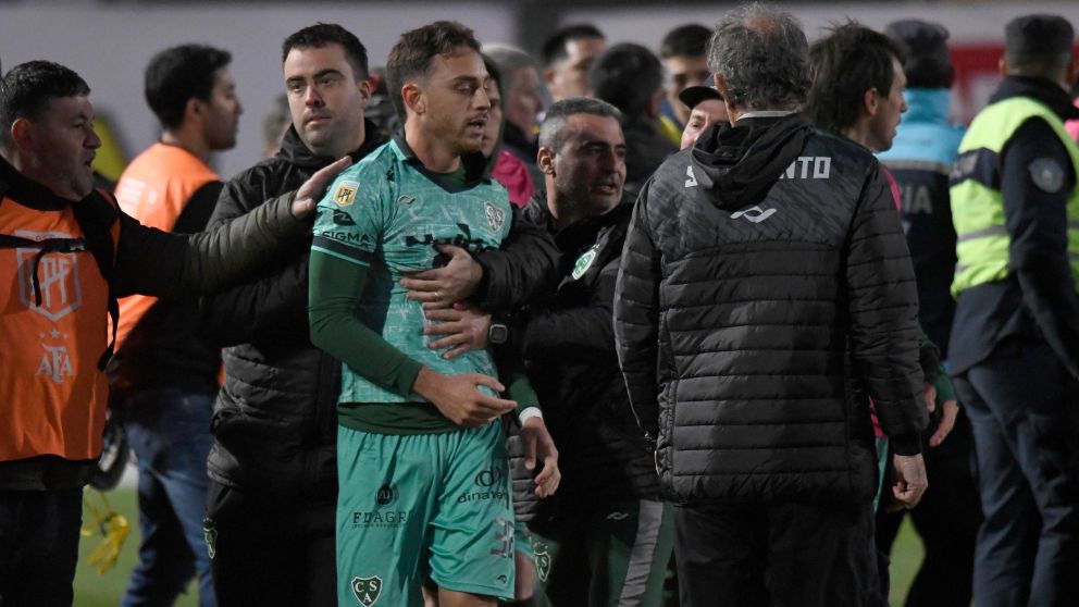 Nahuel Gallardo le apuntó a Benedetto tras los incidentes: "Se ve que estaba caliente del penal"